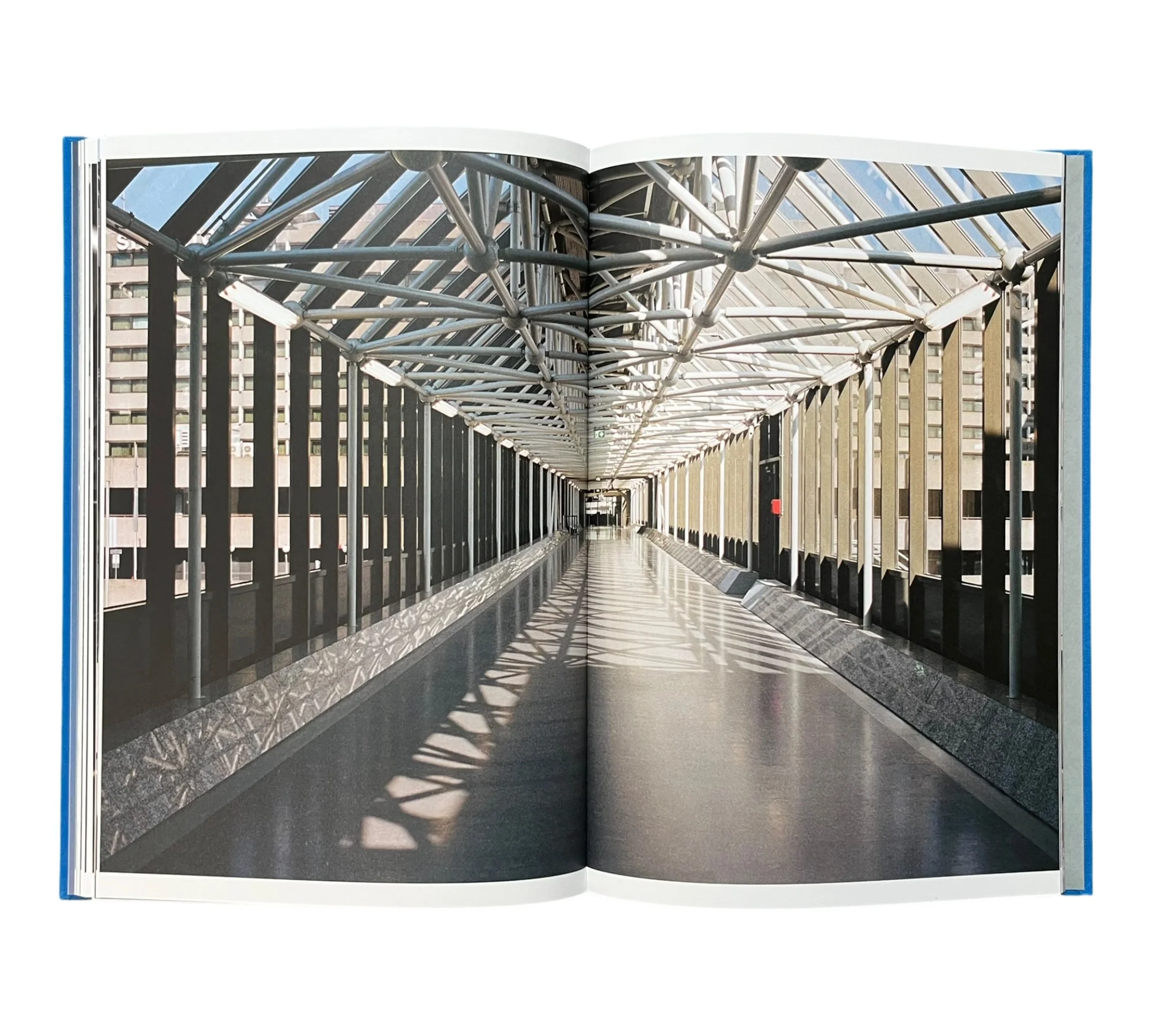 Marc Krause: Frankfurt Airport, April 2020 - Image 3