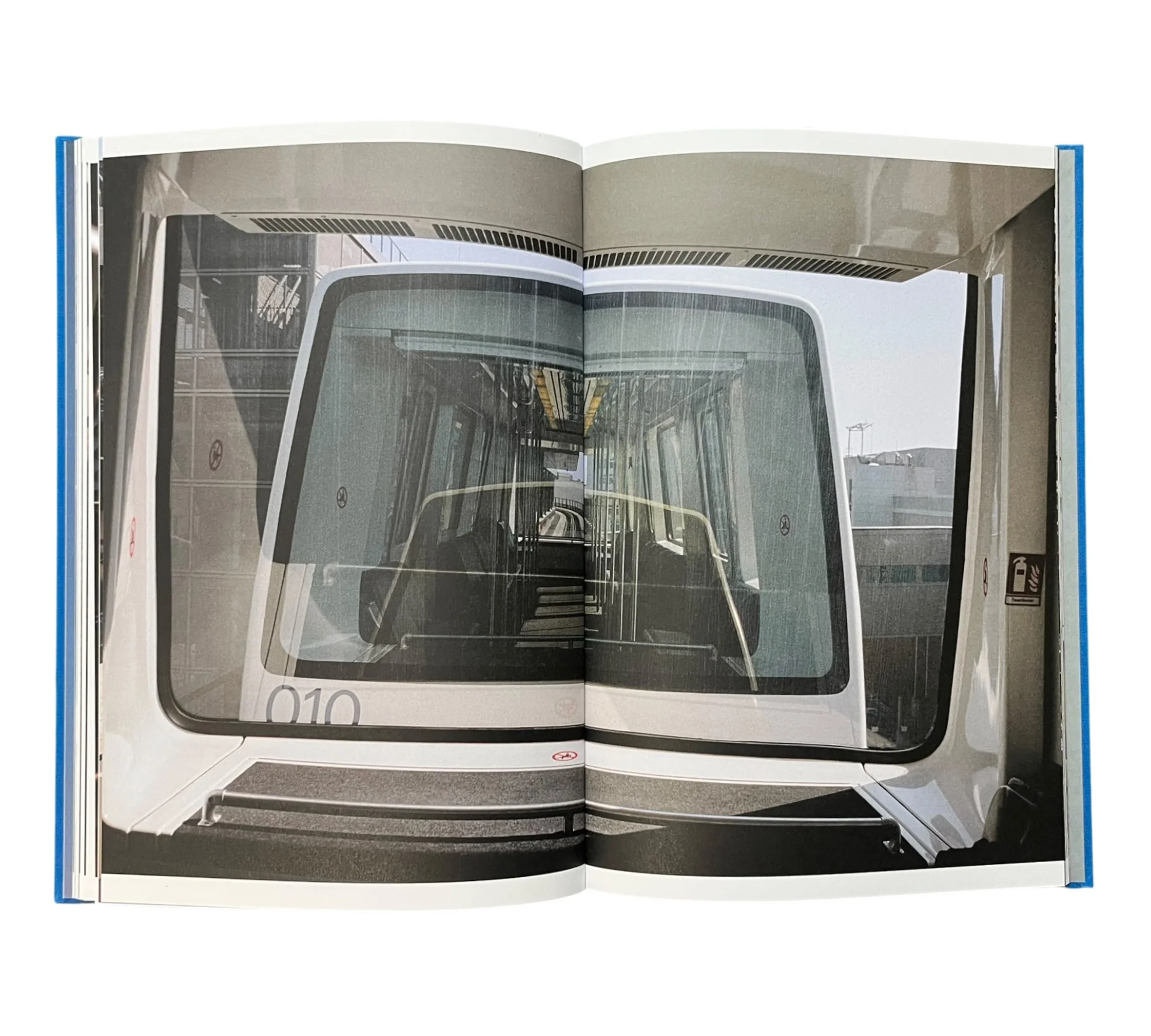Marc Krause: Frankfurt Airport, April 2020 - Image 7