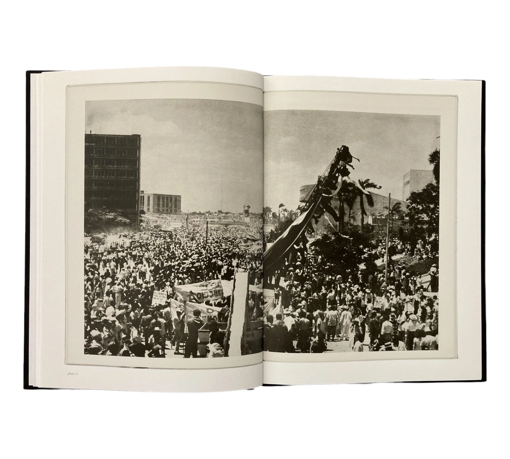 Mario Garcia Joya: A La Plaza Con Fidel (Books on Books #21) - Image 5