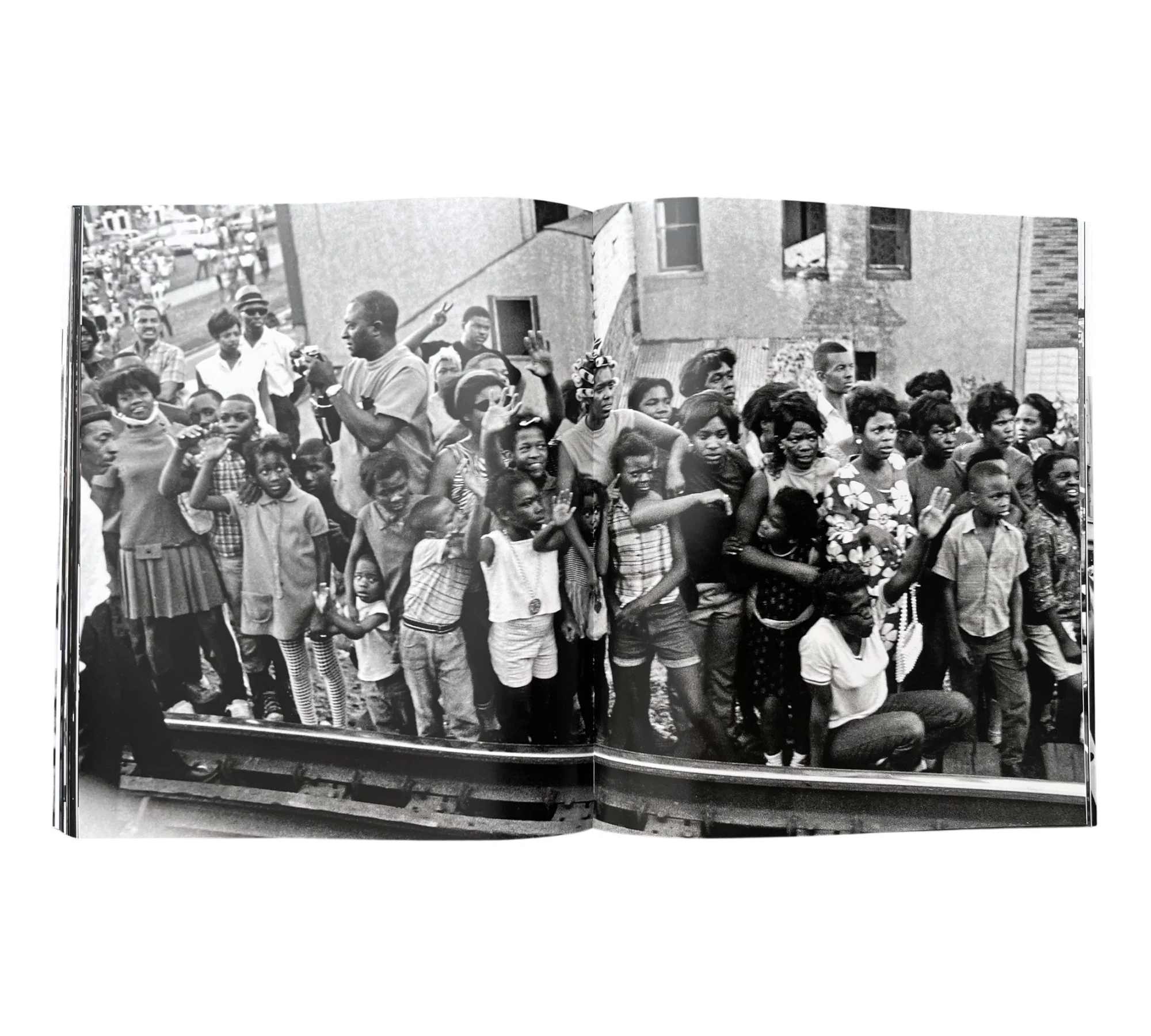 Harry Benson: R.F.K - A Photographer's Journal - Image 11
